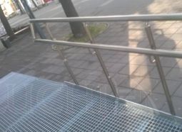 Тръбни парапети за стълби