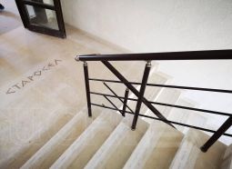 Тръбни парапети за стълби