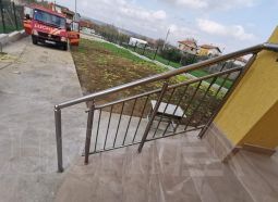 Тръбни парапети за стълби