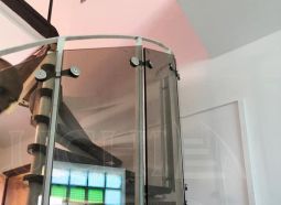 Комбинирани парапети за стълби
