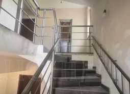 Тръбни парапети за стълби